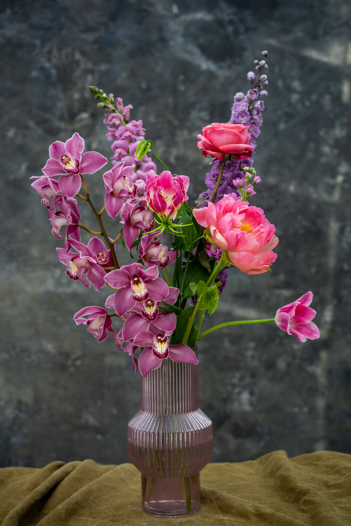Leila tall (vase only) in 2 colours | for bouquets between 35 & 75 euros